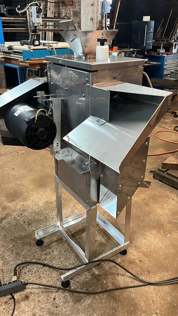 RC 4200 — vista frontal com bica de saída