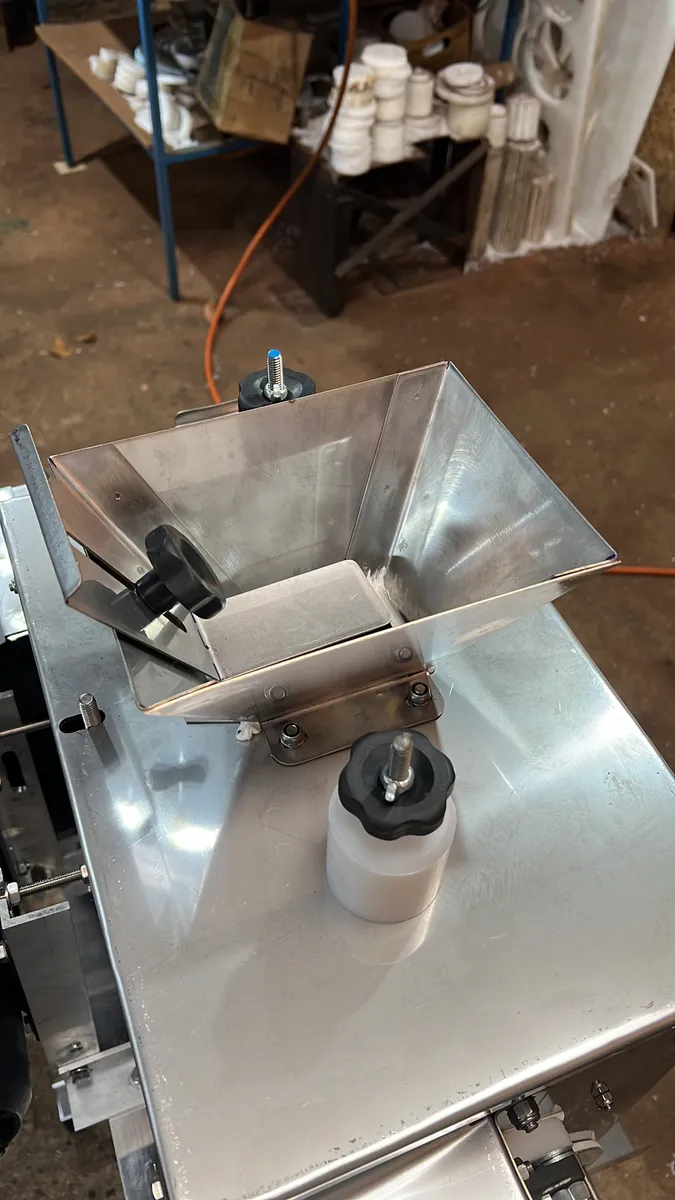 RC 4200 — detalhe do funil de entrada das espigas